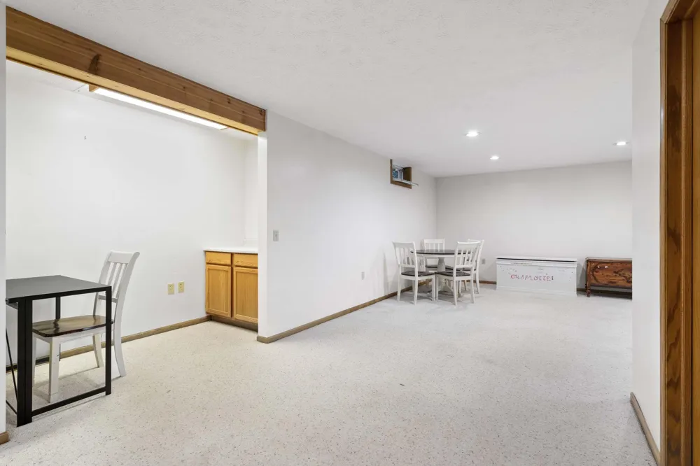 5522 Trager Road East Bay Township, MI 49696