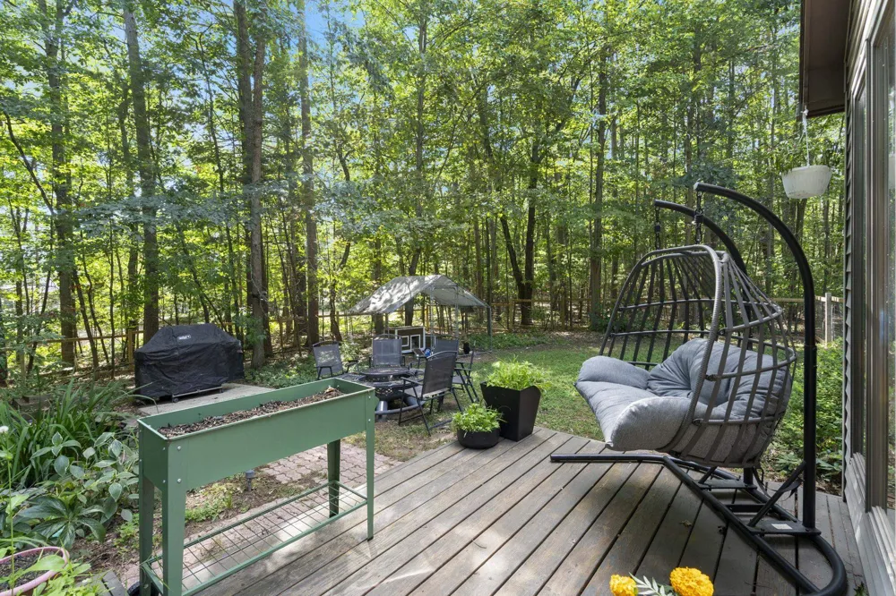 5522 Trager Road East Bay Township, MI 49696