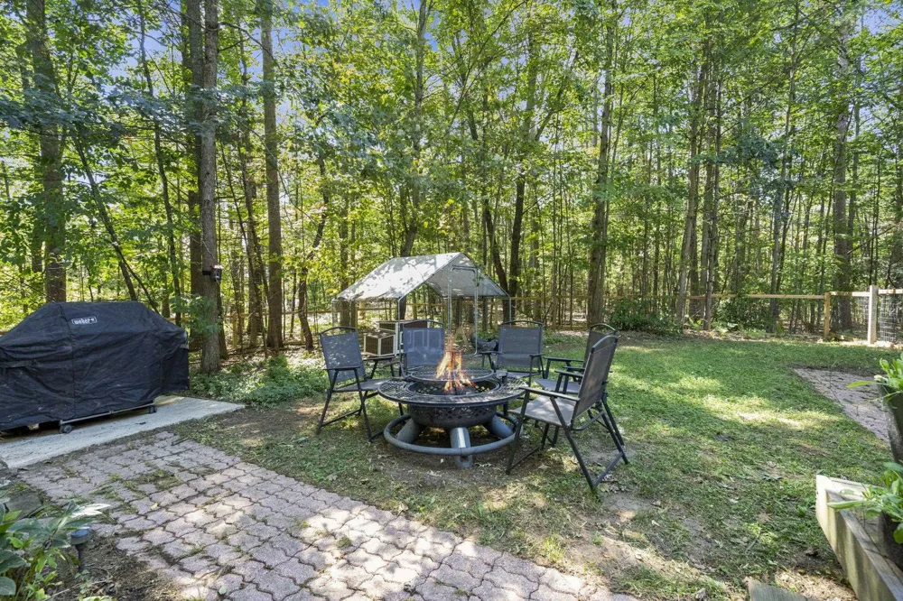 5522 Trager Road East Bay Township, MI 49696