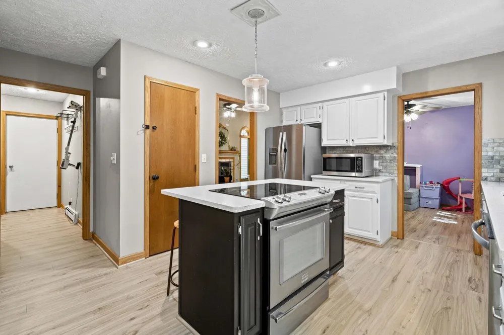 5522 Trager Road East Bay Township, MI 49696