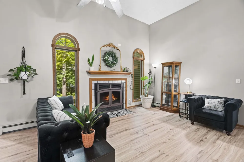 5522 Trager Road East Bay Township, MI 49696
