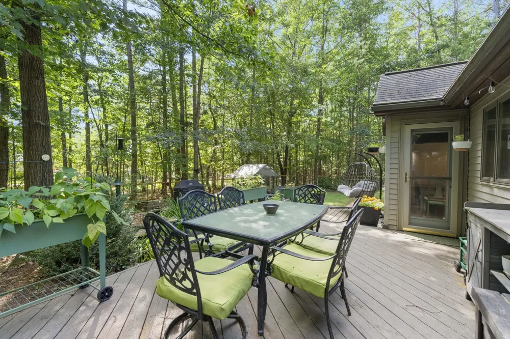 5522 Trager Road East Bay Township, MI 49696