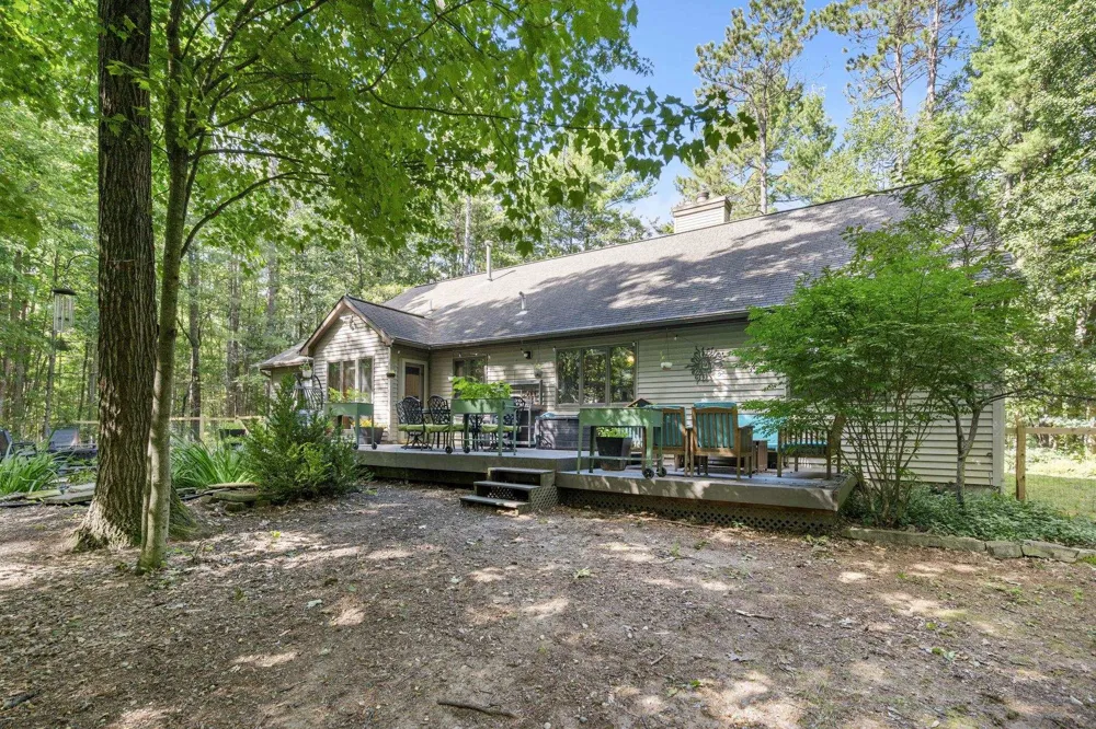 5522 Trager Road East Bay Township, MI 49696