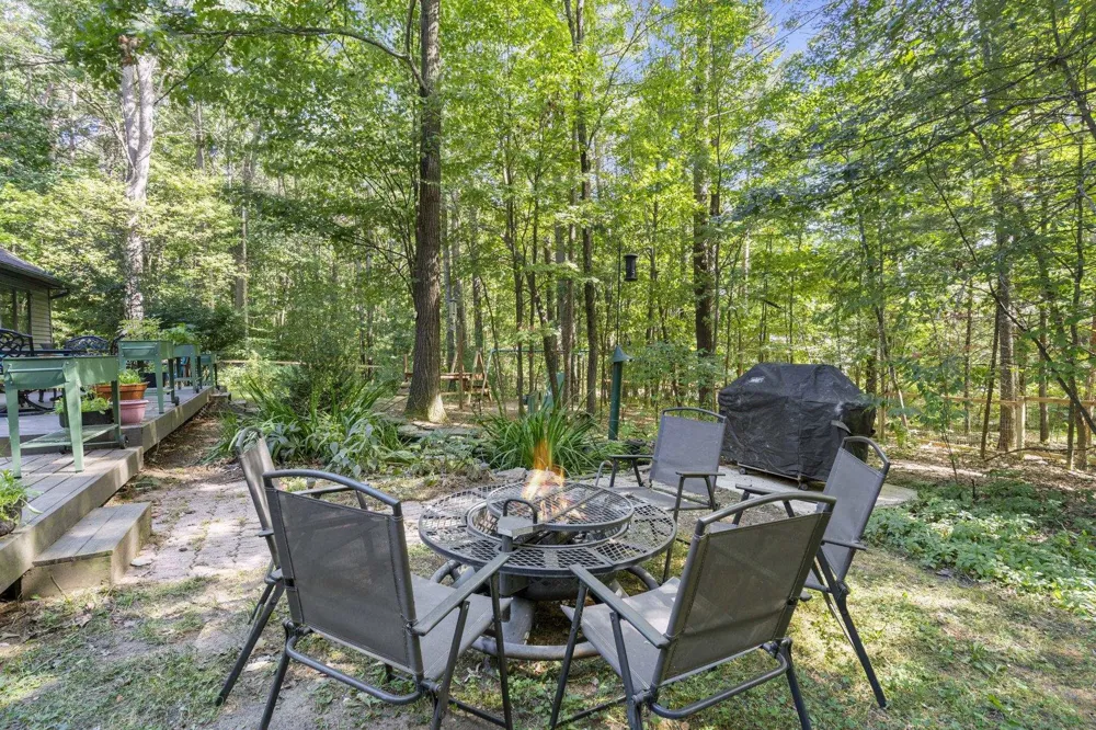 5522 Trager Road East Bay Township, MI 49696