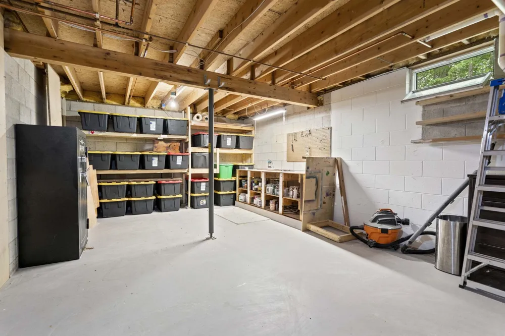 5522 Trager Road East Bay Township, MI 49696