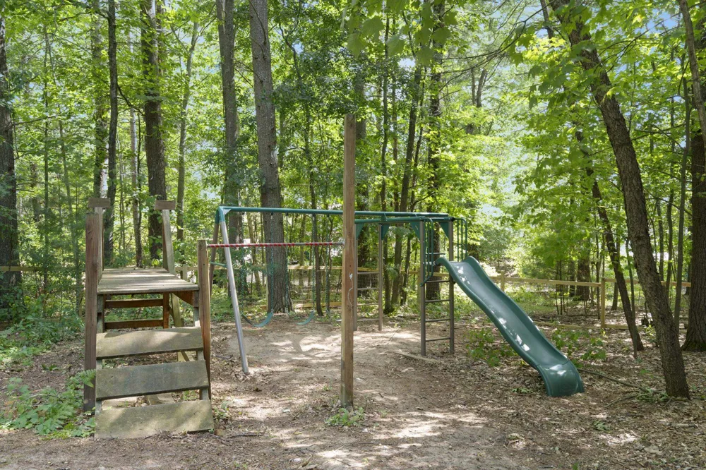 5522 Trager Road East Bay Township, MI 49696