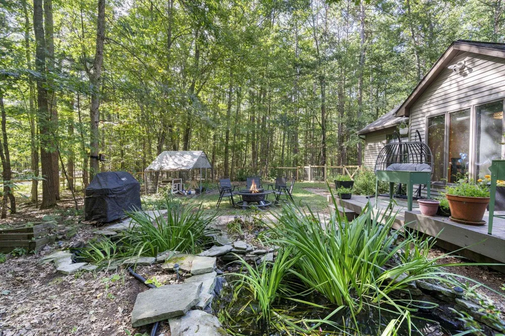 5522 Trager Road East Bay Township, MI 49696