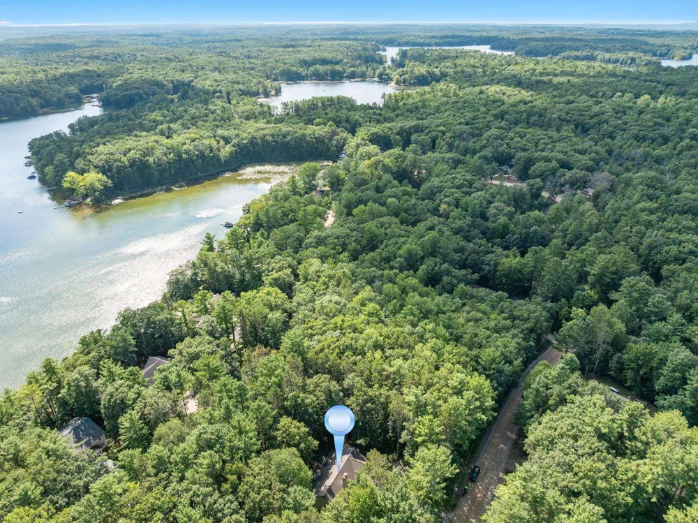 5522 Trager Road East Bay Township, MI 49696