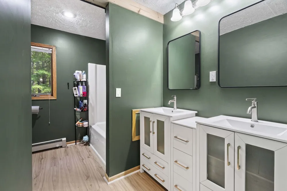 5522 Trager Road East Bay Township, MI 49696