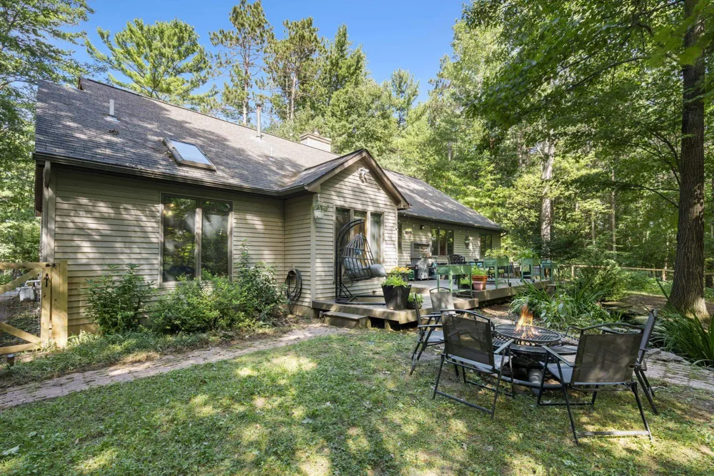 5522 Trager Road East Bay Township, MI 49696