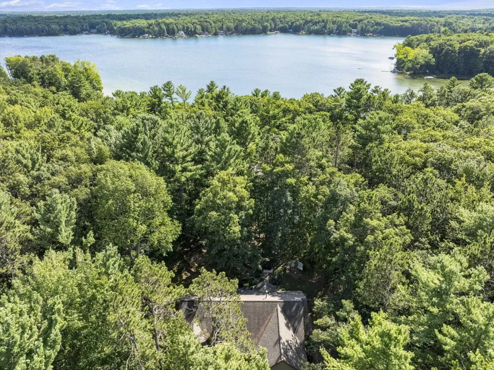 5522 Trager Road East Bay Township, MI 49696