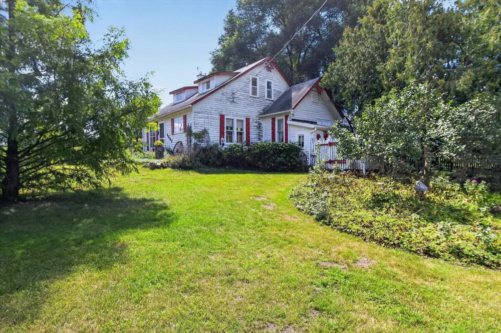 4667 Croswell Road Emerson Township, MI 48801