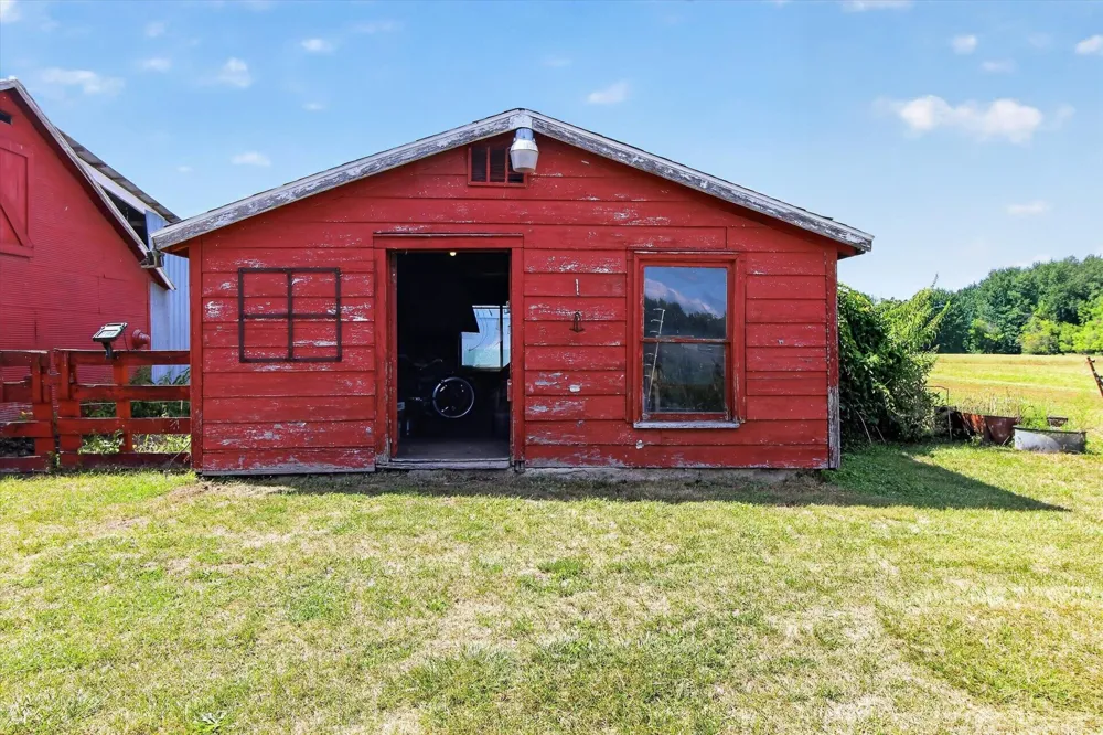 4667 Croswell Road Emerson Township, MI 48801