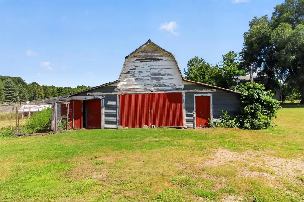 4667 Croswell Road Emerson Township, MI 48801
