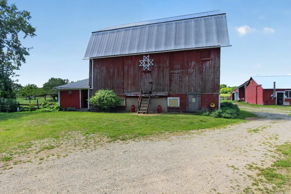4667 Croswell Road Emerson Township, MI 48801