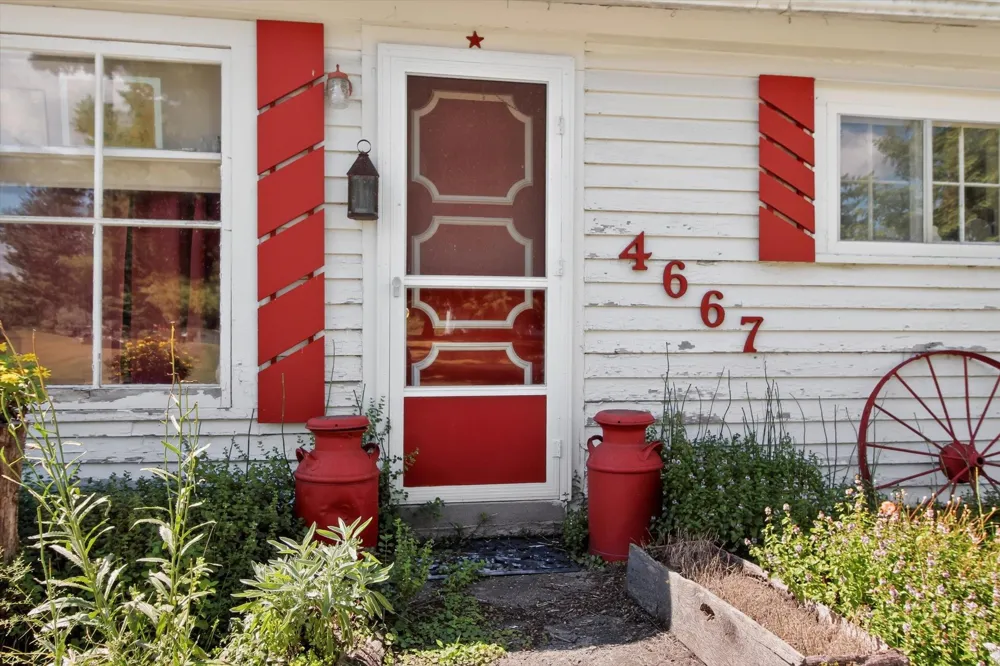 4667 Croswell Road Emerson Township, MI 48801