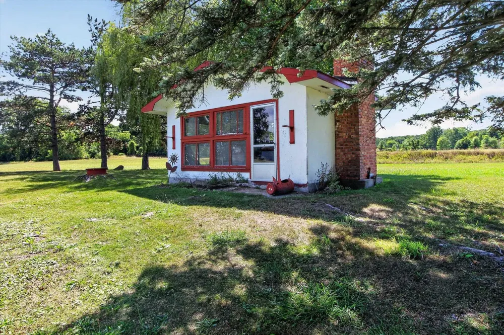 4667 Croswell Road Emerson Township, MI 48801