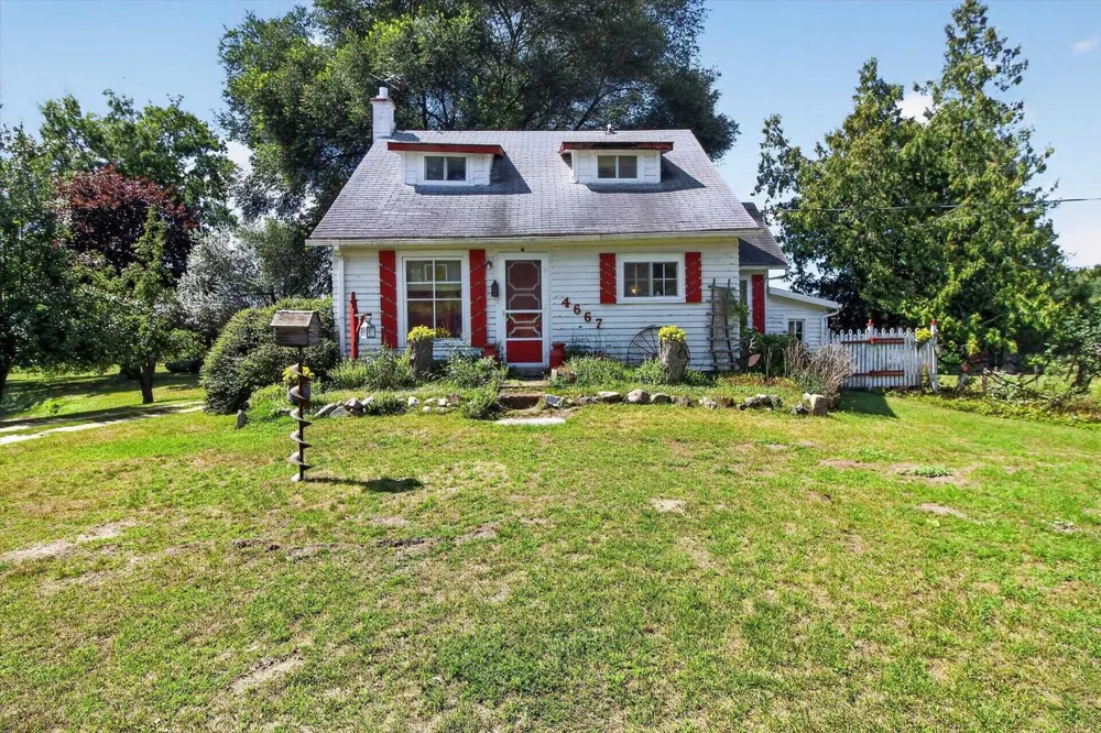 4667 Croswell Road Emerson Township, MI 48801