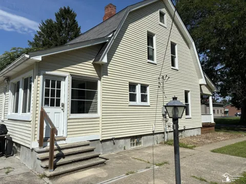 42 E Elm Street