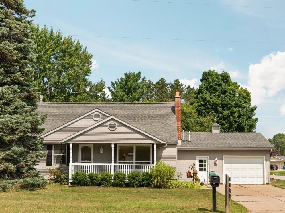 624 Fenton Street Paradise Township, MI 49649