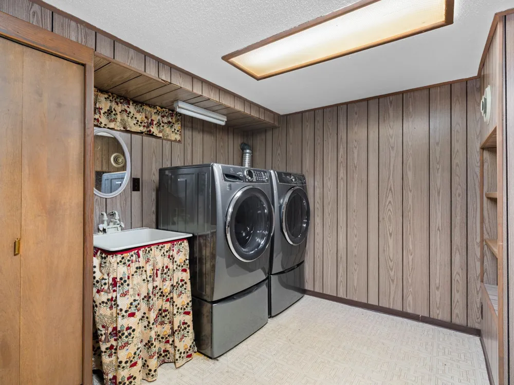 624 Fenton Street Paradise Township, MI 49649