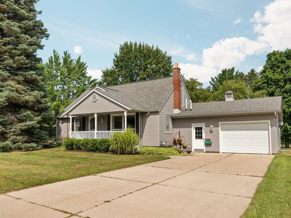 624 Fenton Street Paradise Township, MI 49649