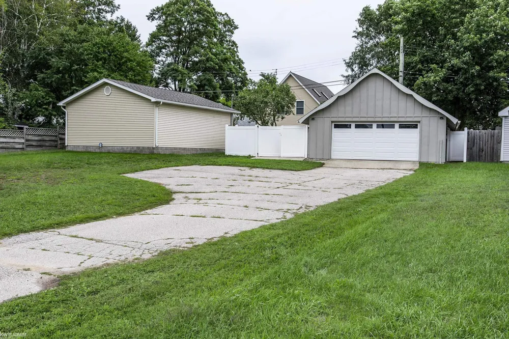 8970 Lakeshore Road Burtchville Township, MI 48059