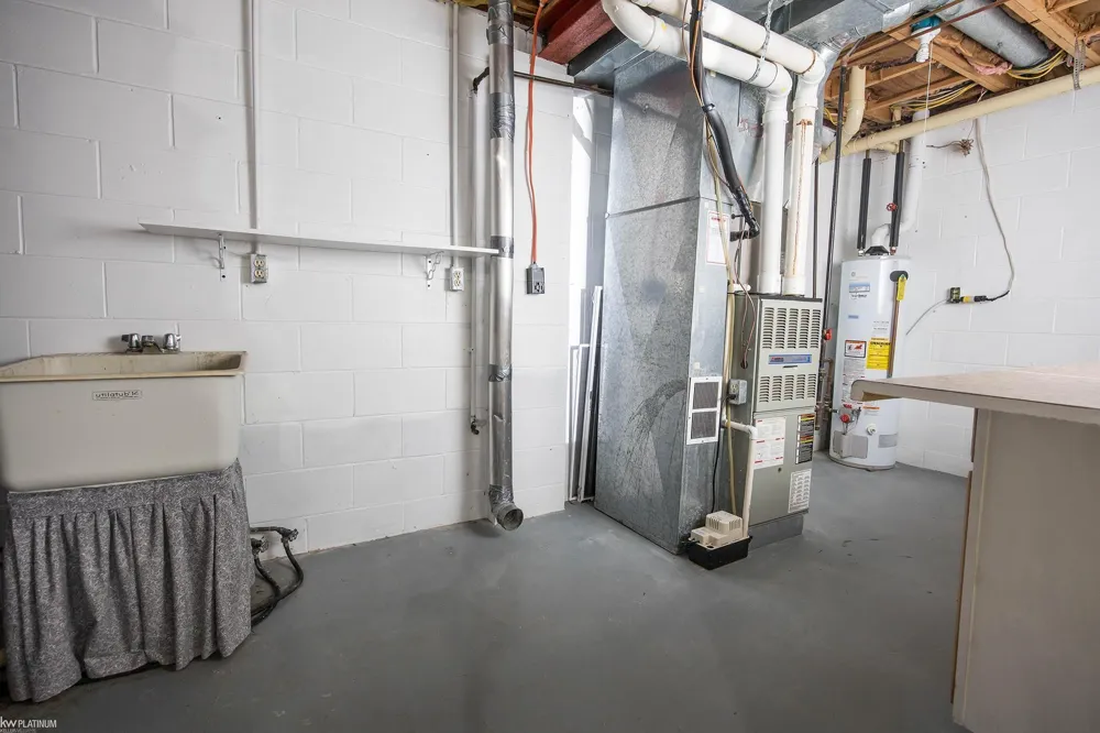 8970 Lakeshore Road Burtchville Township, MI 48059
