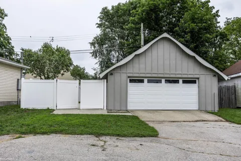 8970 Lakeshore Road