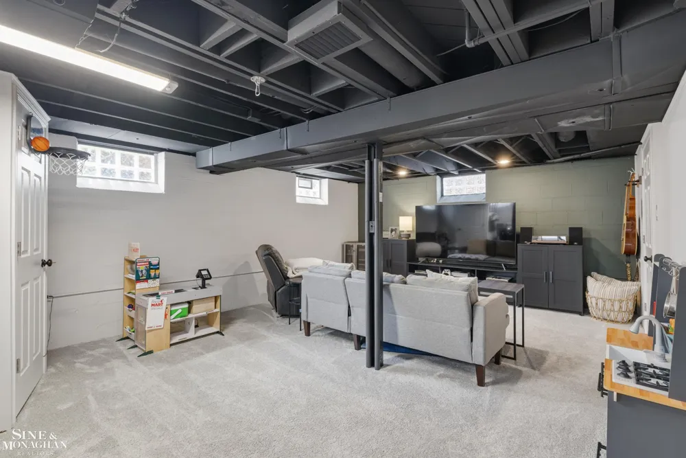 1339 Hampton Road Grosse Pointe Woods City, MI 48236