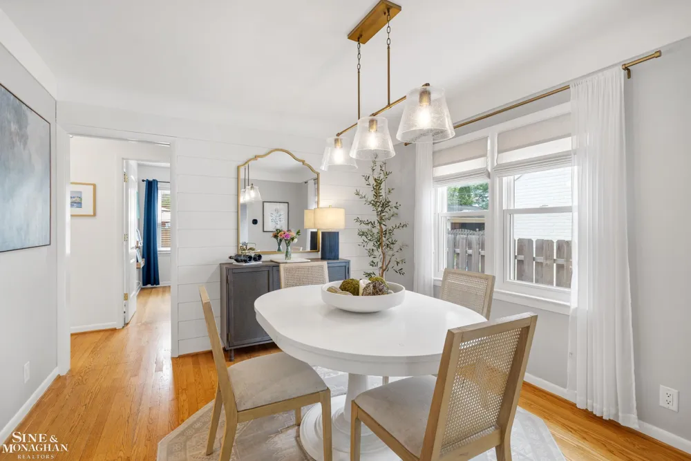 1339 Hampton Road Grosse Pointe Woods City, MI 48236