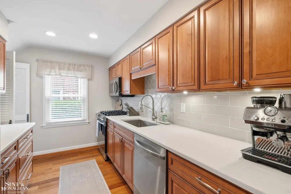 1339 Hampton Road Grosse Pointe Woods City, MI 48236