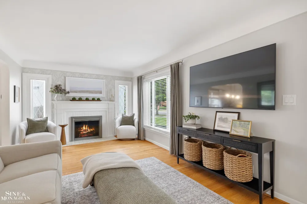 1339 Hampton Road Grosse Pointe Woods City, MI 48236