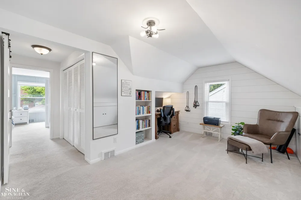 1339 Hampton Road Grosse Pointe Woods City, MI 48236