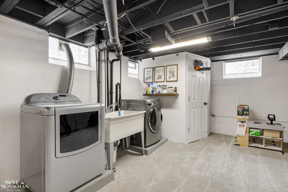 1339 Hampton Road Grosse Pointe Woods City, MI 48236