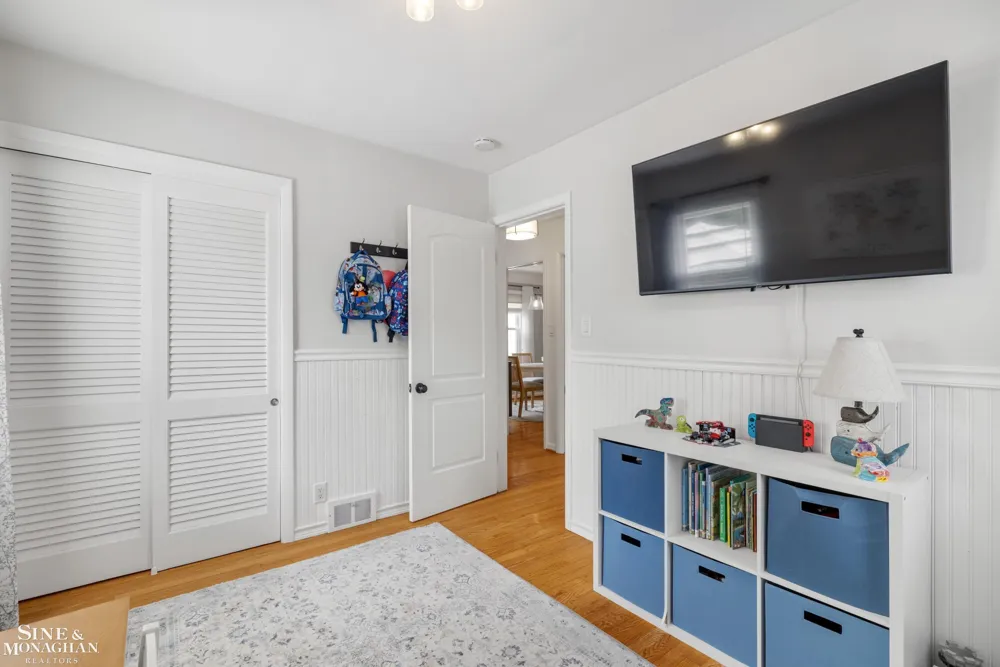 1339 Hampton Road Grosse Pointe Woods City, MI 48236