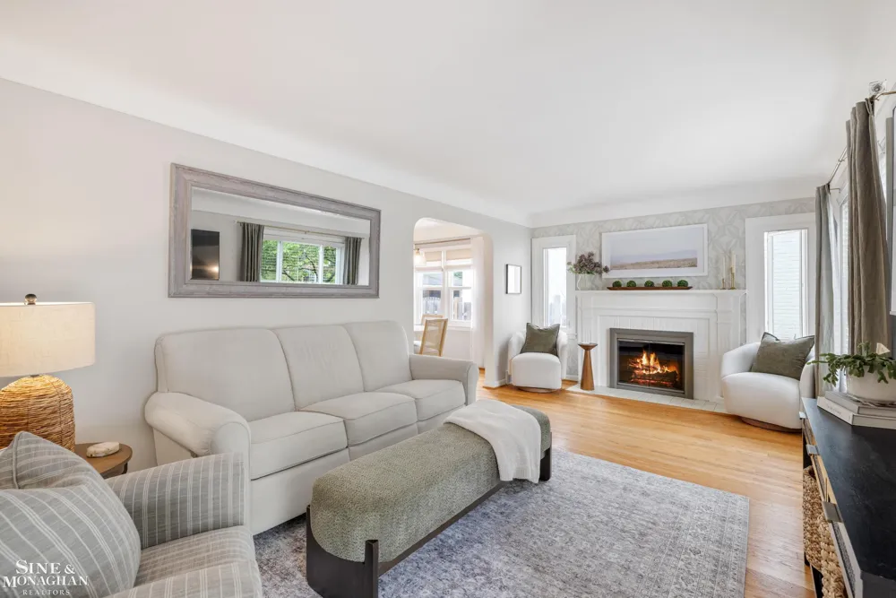 1339 Hampton Road Grosse Pointe Woods City, MI 48236