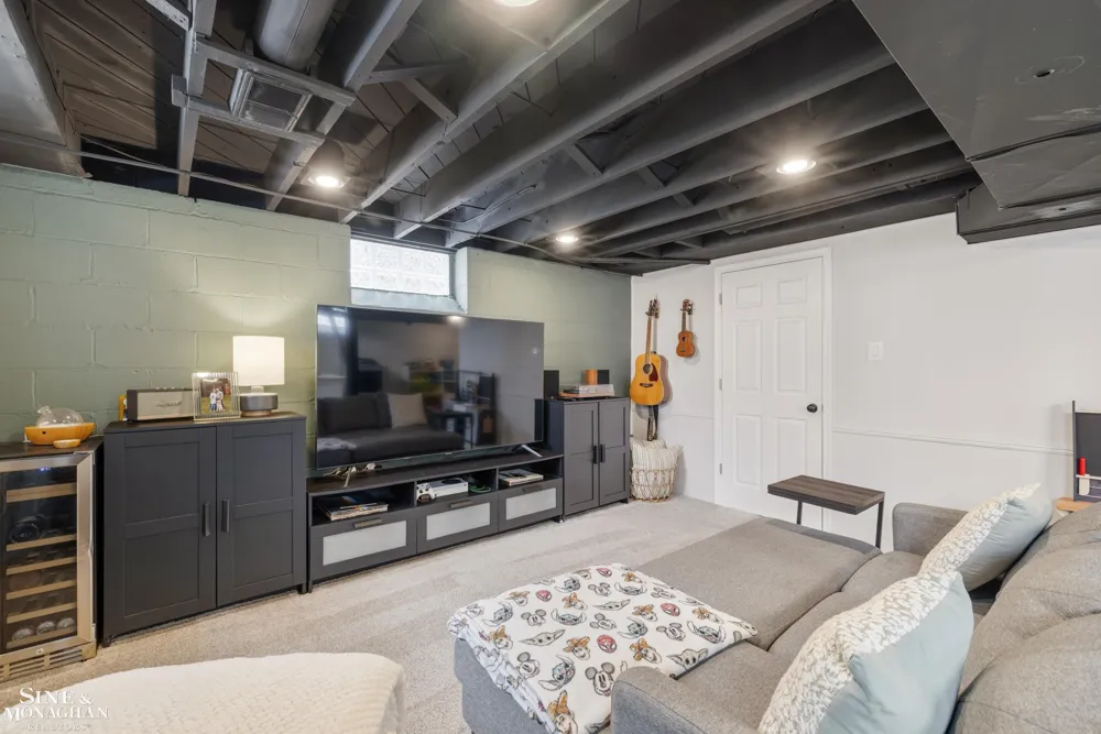 1339 Hampton Road Grosse Pointe Woods City, MI 48236