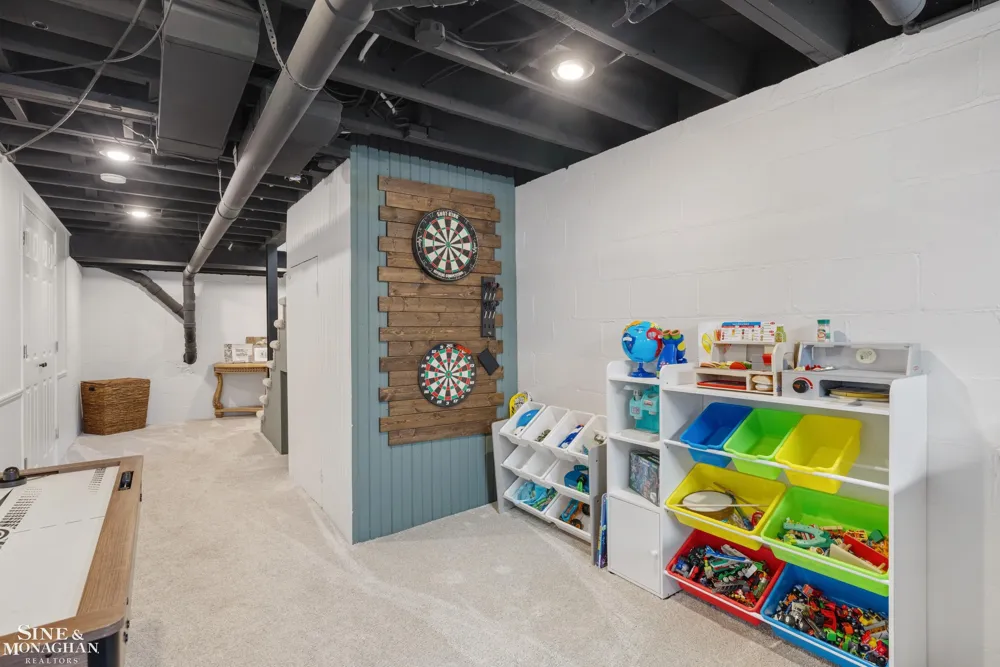 1339 Hampton Road Grosse Pointe Woods City, MI 48236