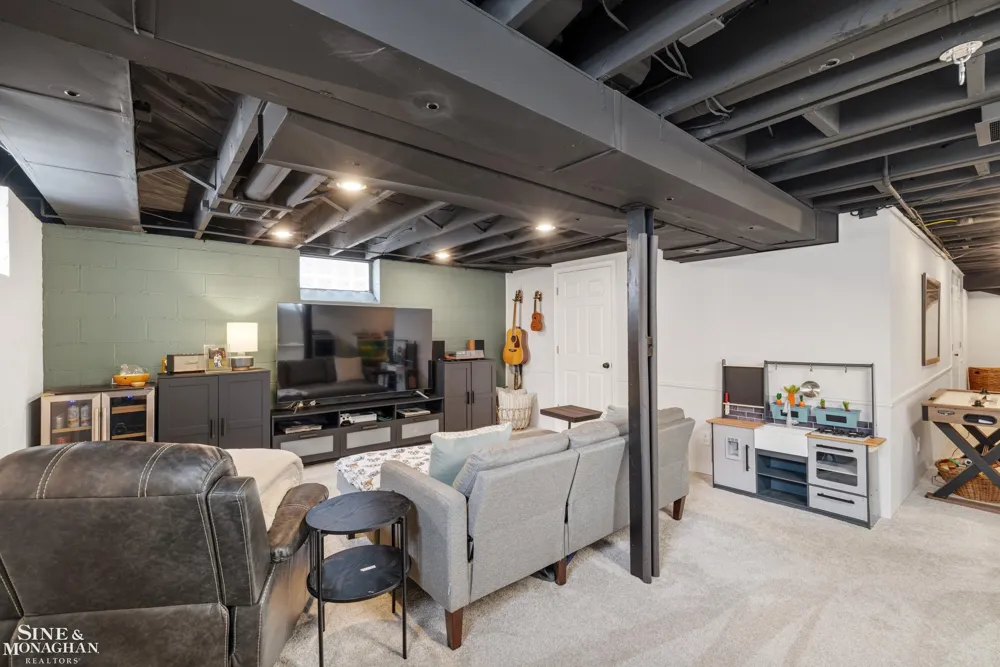 1339 Hampton Road Grosse Pointe Woods City, MI 48236