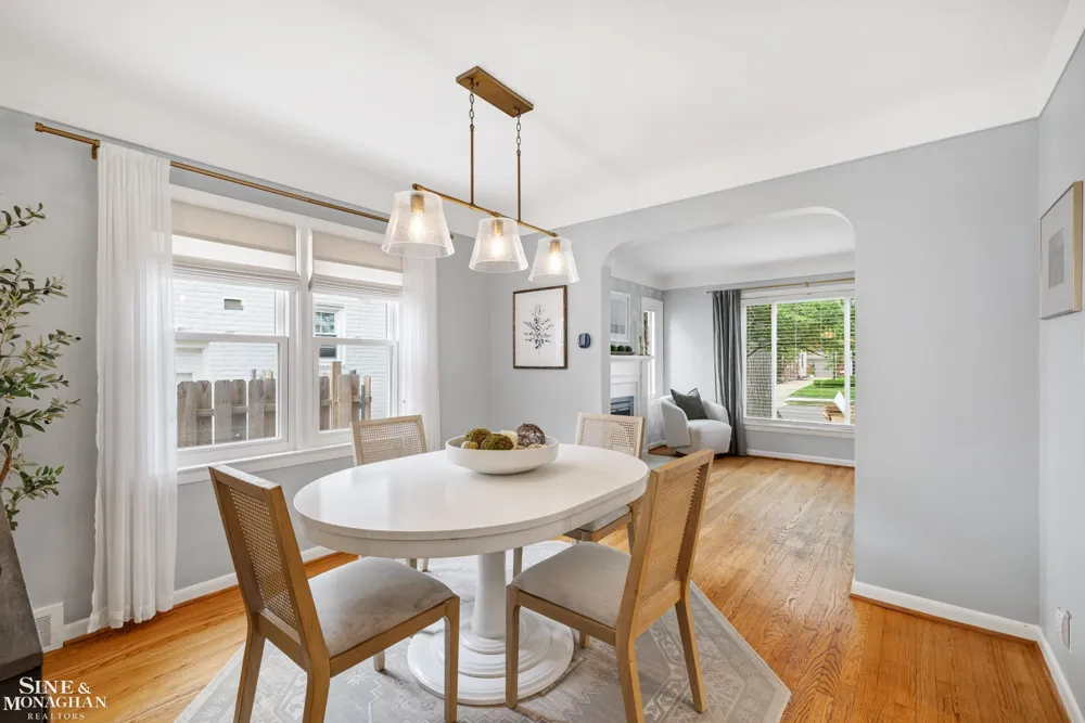 1339 Hampton Road Grosse Pointe Woods City, MI 48236