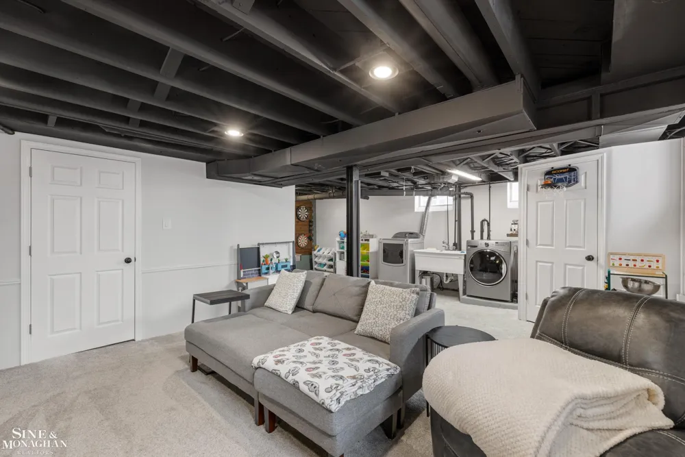 1339 Hampton Road Grosse Pointe Woods City, MI 48236