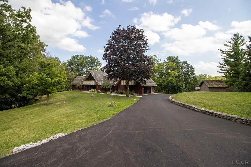 2453 Cedarwood Drive Adrian Township, MI 49221