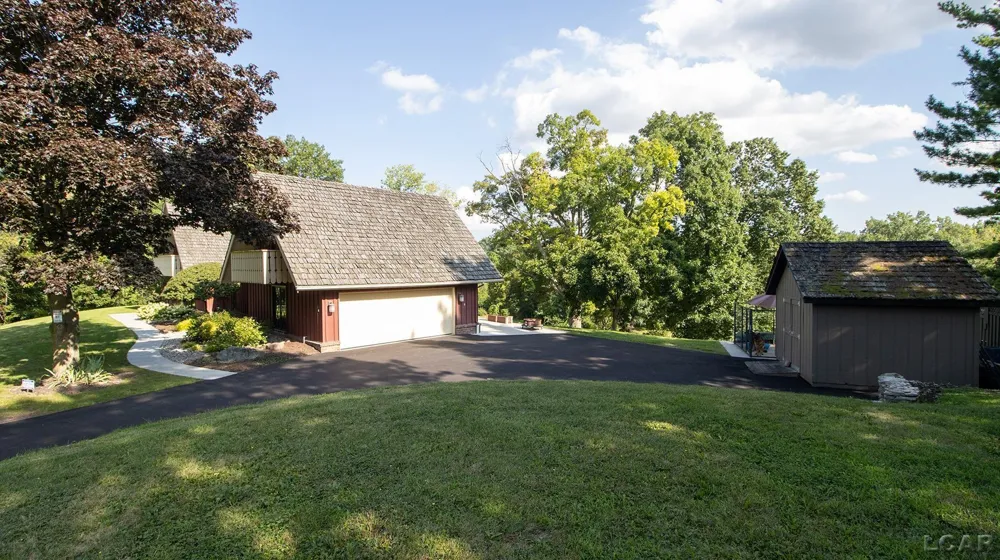 2453 Cedarwood Drive Adrian Township, MI 49221