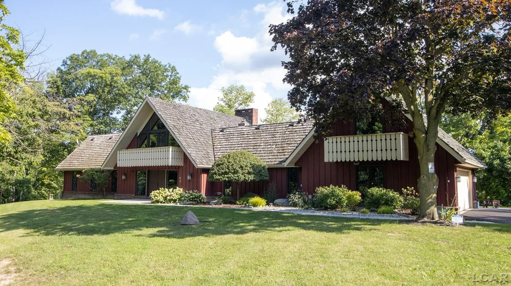 2453 Cedarwood Drive Adrian Township, MI 49221