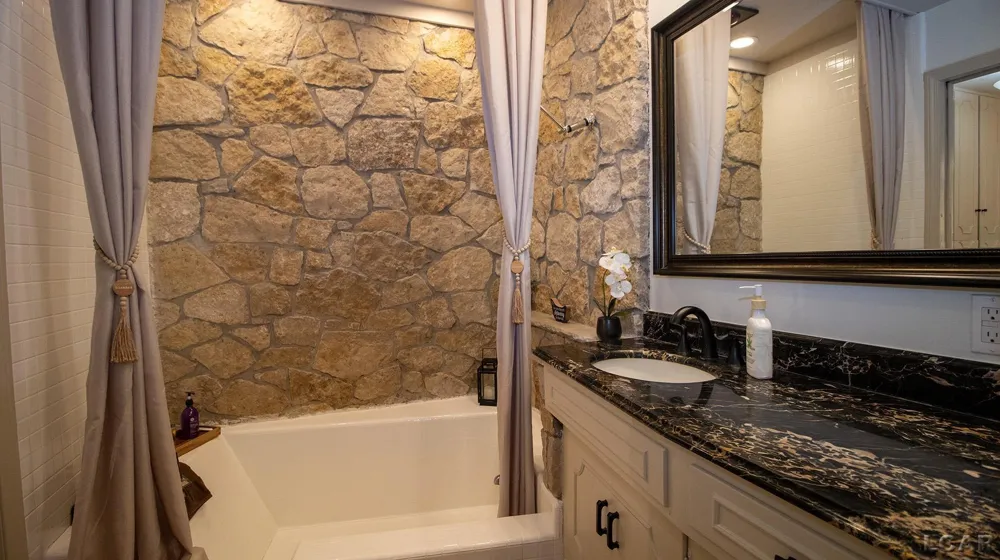 2453 Cedarwood Drive Adrian Township, MI 49221