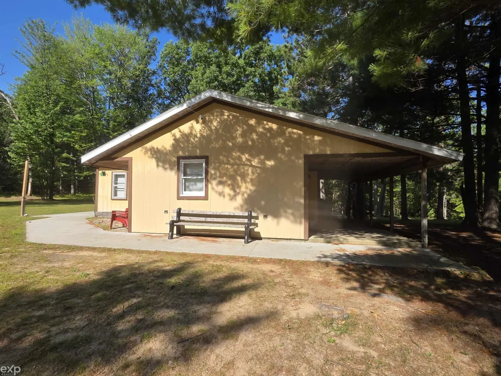 10080 Estwood Drive Unknown, MI 48656