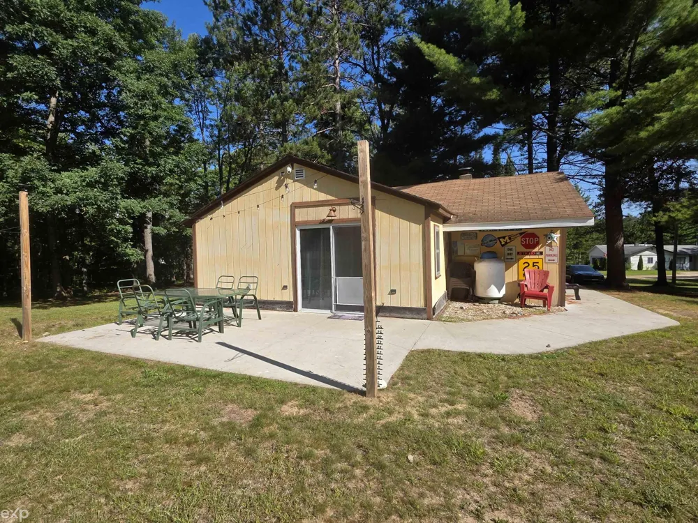 10080 Estwood Drive Unknown, MI 48656