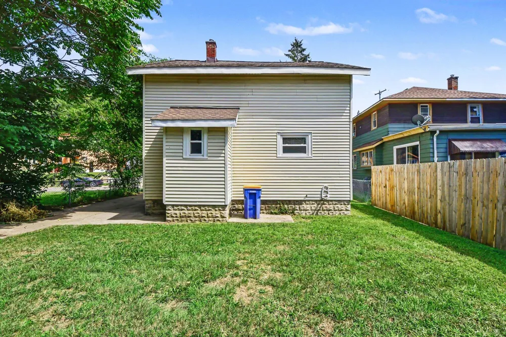1735 Kalamazoo Avenue SE Grand Rapids City, MI 49507