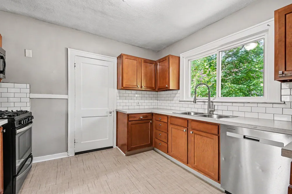 1735 Kalamazoo Avenue SE Grand Rapids City, MI 49507
